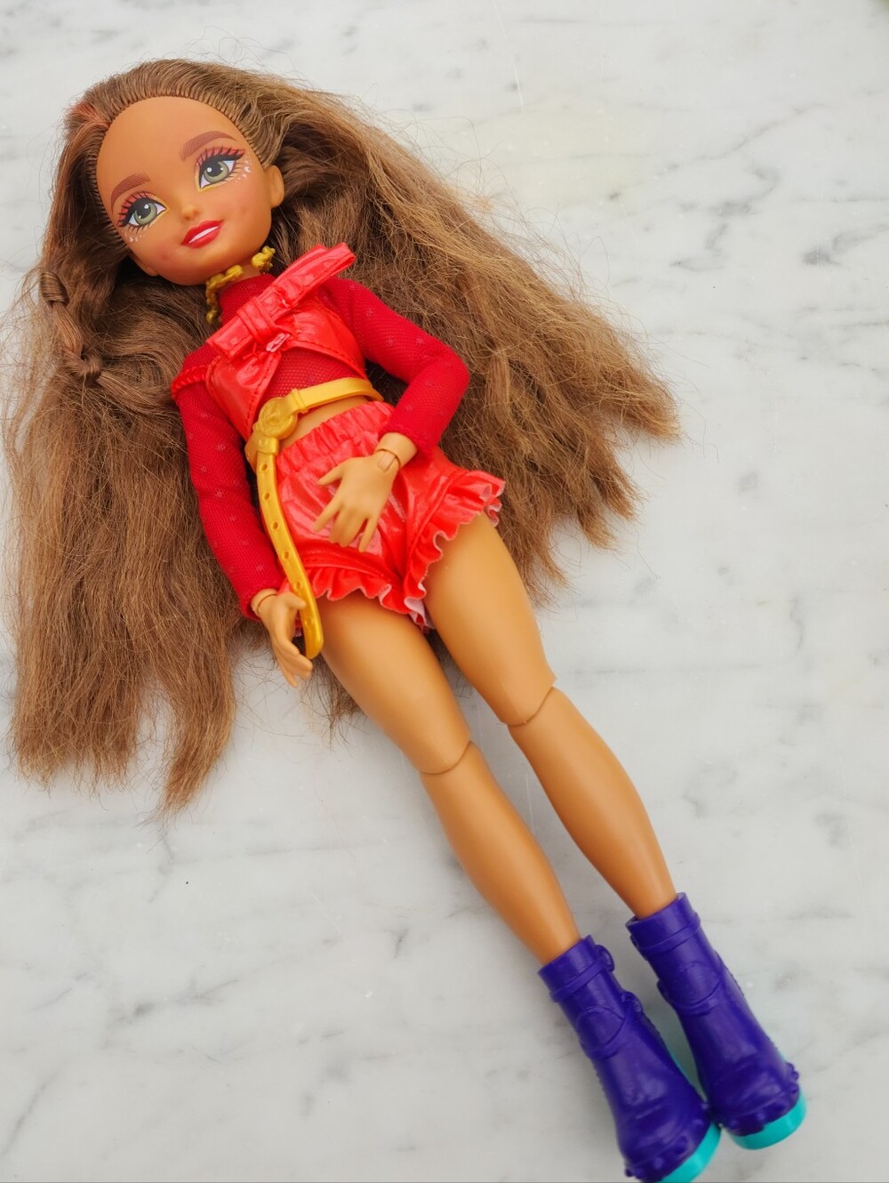 Barbie Dream Besties Doll and Accessories, Teresa Posable Clothes 10.5" - Picture 4 of 9